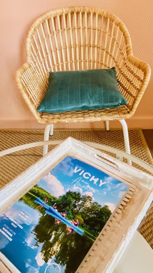Le Vichy Centre, Spacieux Et Cosy T2 Avec Vue, Au Calme Eksteriør billede